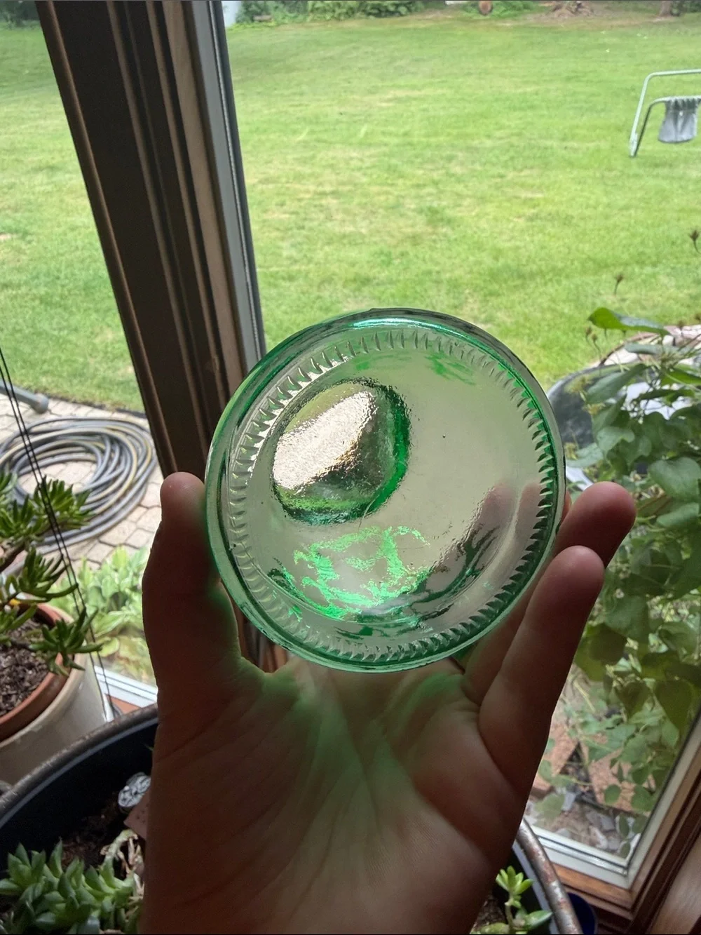 Vtg Green Frosted Glass Accent Graphic Skull Design